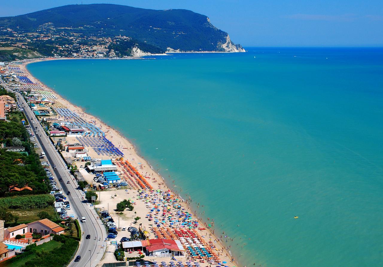 Aparthotel Lido Azzurro Numana Esterno foto